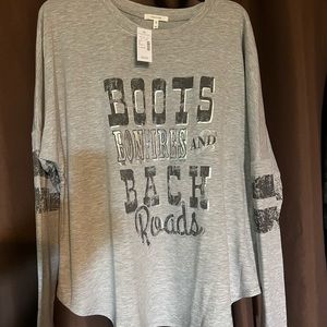 NWT- Women’s XL Maurices top